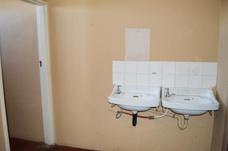 9 Bedroom Property for Sale in Joubertina Eastern Cape